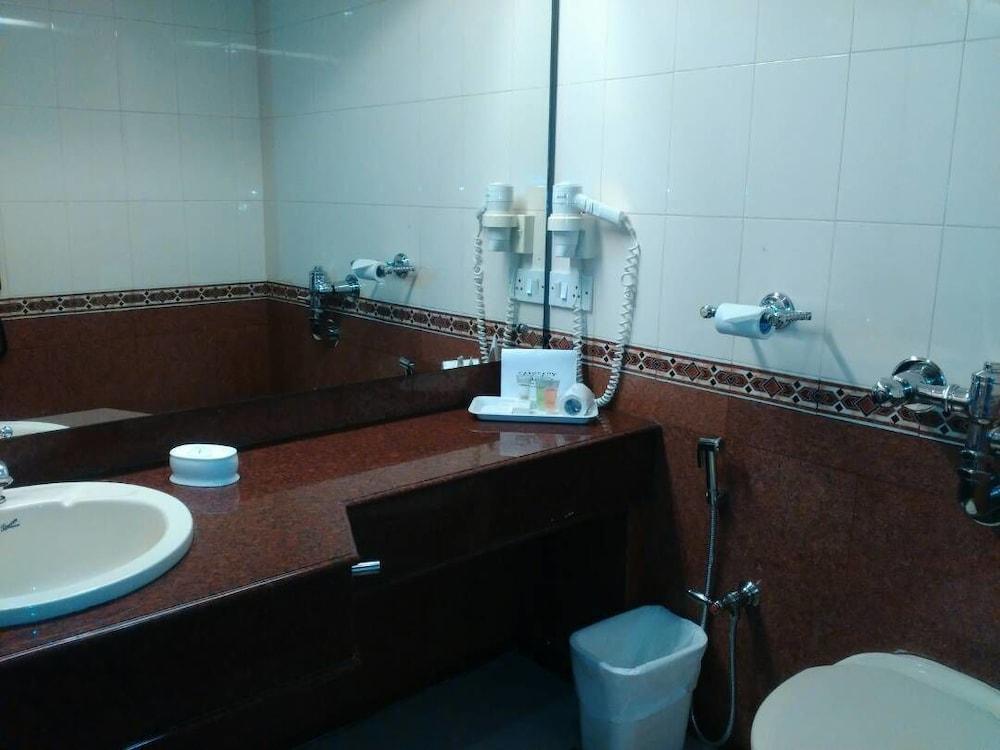 The Avenue Center Hotel Kochi Luaran gambar