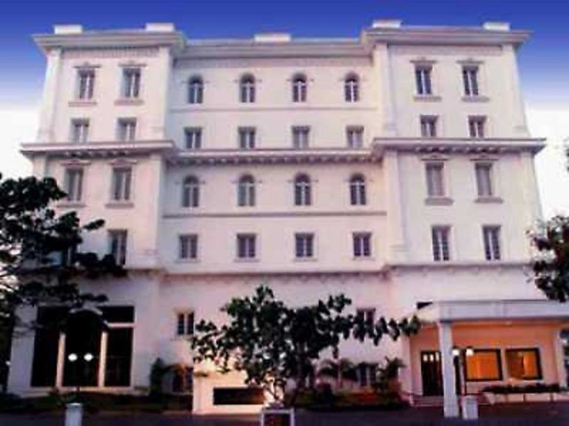 The Avenue Center Hotel Kochi Luaran gambar
