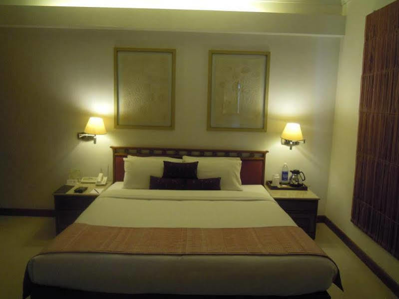The Avenue Center Hotel Kochi Luaran gambar