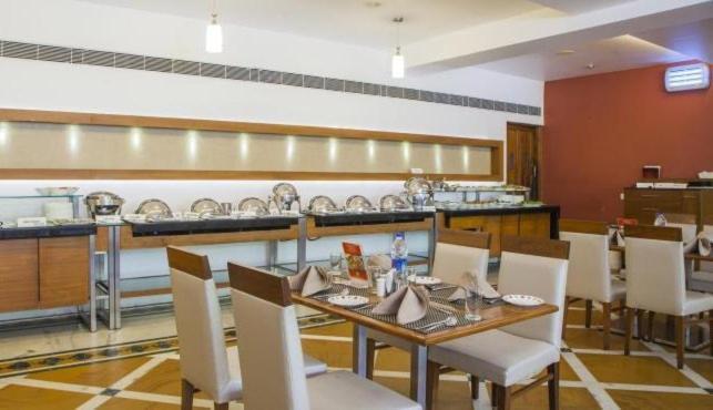 The Avenue Center Hotel Kochi Luaran gambar